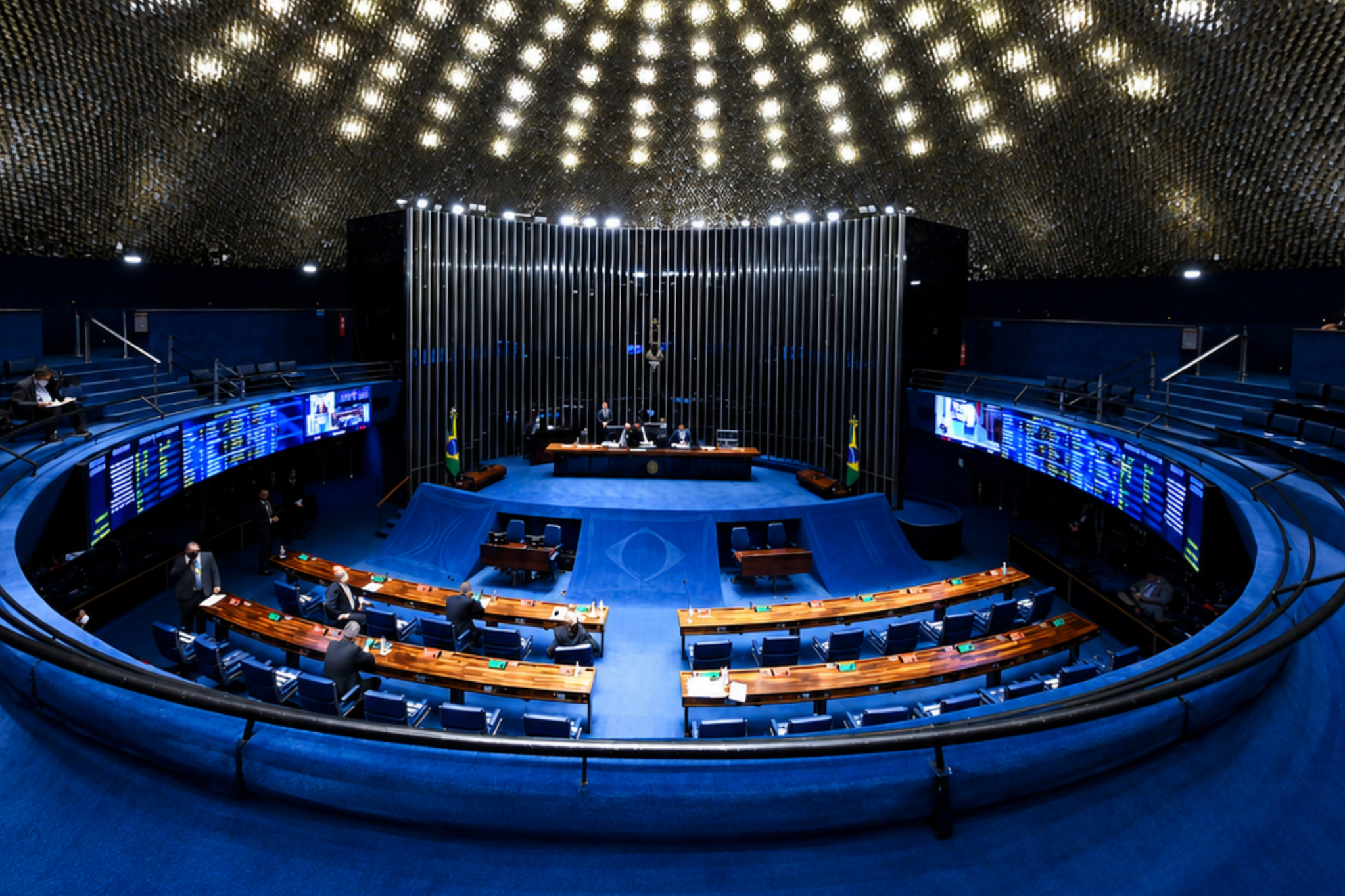 Senado aprova fim da escala 6×1 e trabalhador terá dois dias de folga por semana